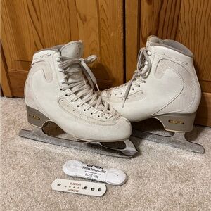 Edea Ice Fly 255B John Wilson Gold Seal Blade - Figure Skates